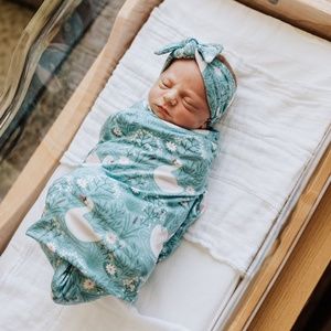 Milkmaid Goods Swan Lake Swaddle and Headband Set